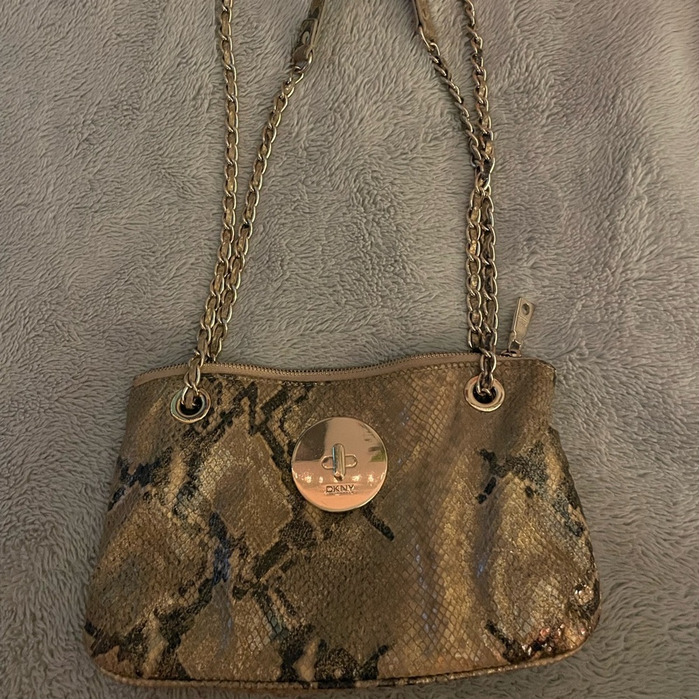 Dkny Gold and Black Shoulder Bag with Elegant Design